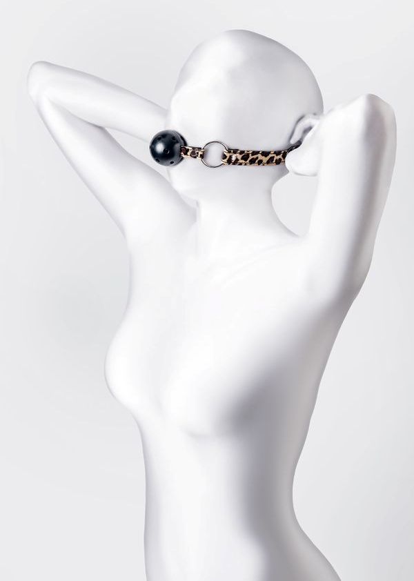 The best remedy for chatter in bed is a stylish and daring g... Anonymo - Ball Gag - Black photo-2