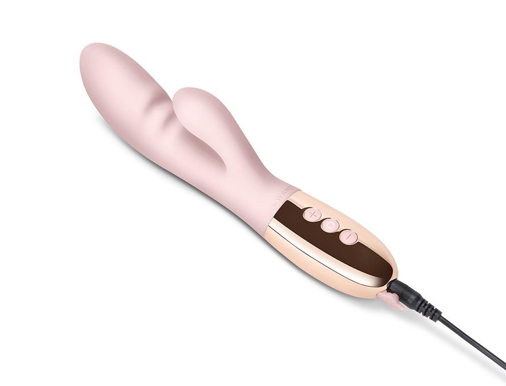 Why choose between clitoral and G-spot orgasms when you can ... Le Wand - Blend - Rose Gold photo-5