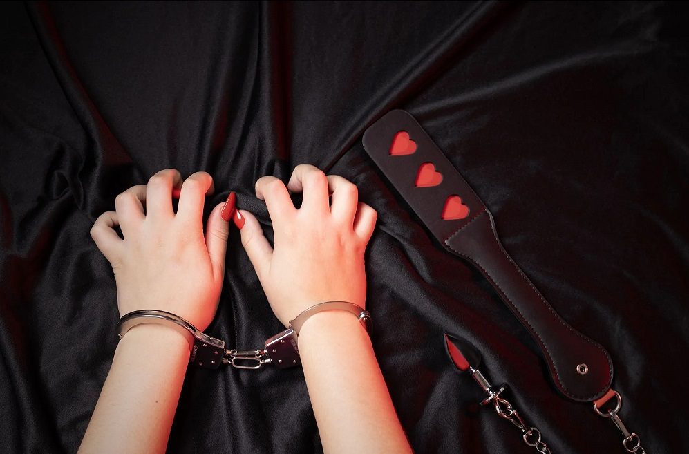 These classic metal handcuffs are an absolute must-have for ... Ouch - Metal Hand Cuffs - Silver photo-7