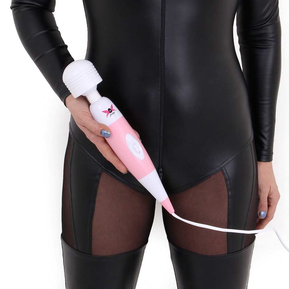 The original Pixey Wand Massager creates a deep vibration th... Pixey - Wand Massager - Pink/White photo-2