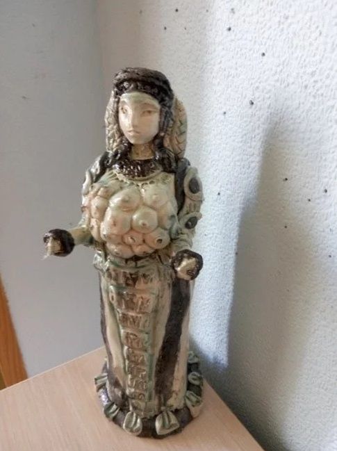 名藝術品的複製品 Ephesian Artemis (Diana), 羅馬雕塑副本 (200 BC) 照片-4