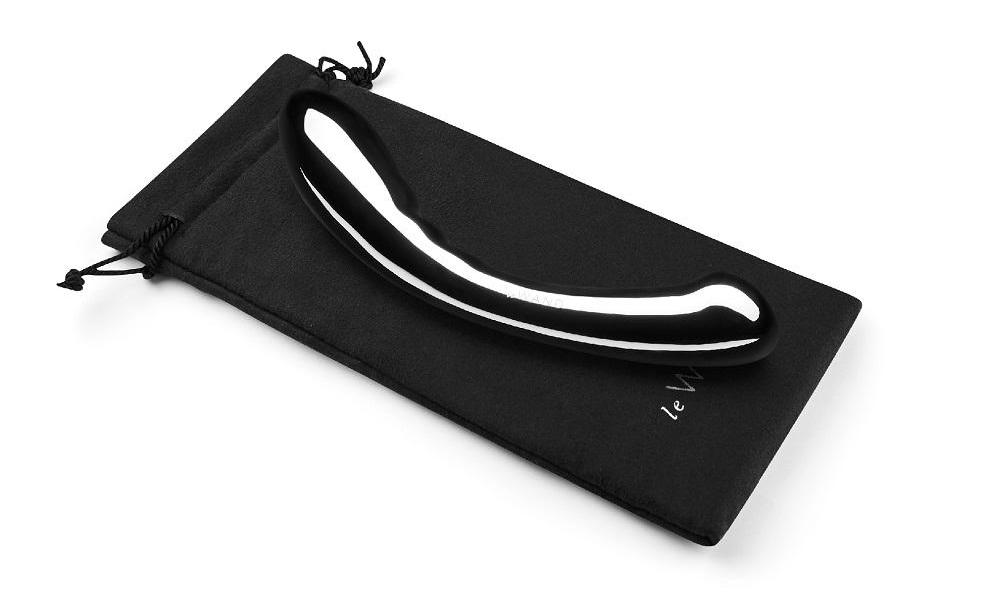 Indulge in rolling climaxes and experience endless gratifica... Le Wand - Arch Double Ended Metal Dildo photo-12