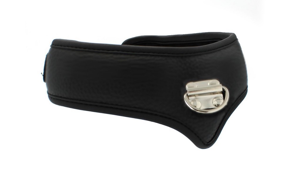This basic Faux Leather Collar comes with a leash that easil... Kiotos - Basic Collar w Leash - Black photo-6