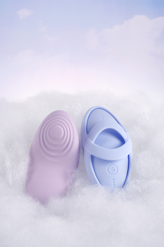 Echo 2 becomes a second skin once you slip this curved, flex... SVAKOM - Echo 2 APP Flexible Finger Vibrator - Sky Blue photo-7