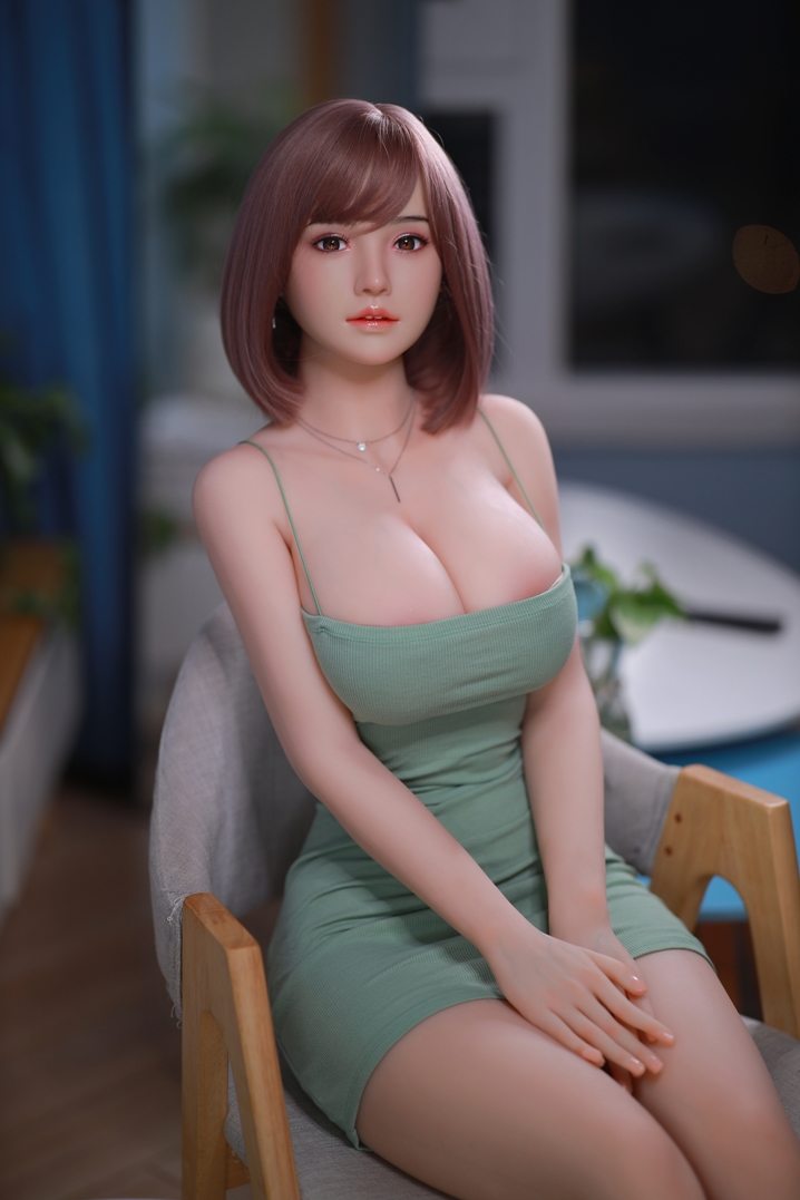 如想查看真人娃娃样办,请到我们的展示室。
我们明白有些客户在订购前会想亲自感受真人娃娃的材质,样办可于我们的香港深水... YunXi 亚洲仿真实体娃娃,巨乳,超软矽胶 161 cm(5’3 英尺) 照片-3