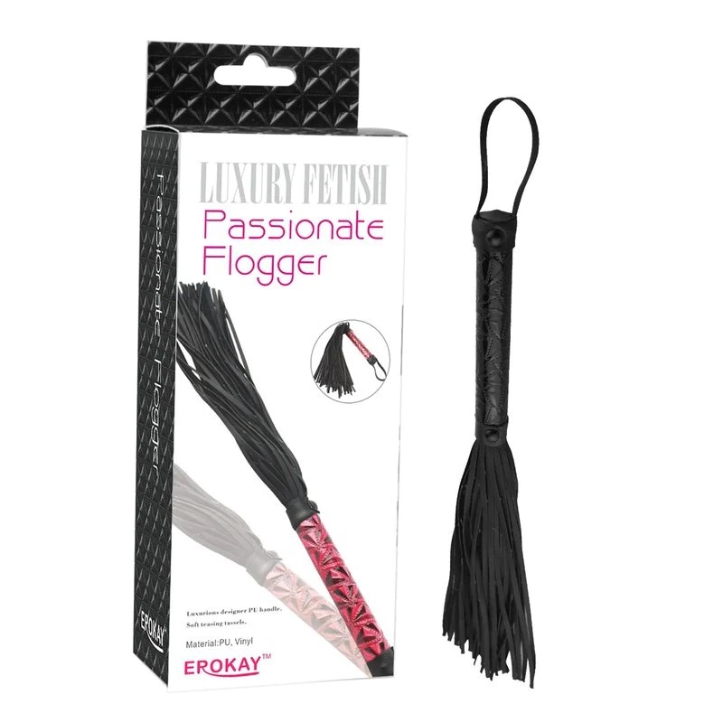 Ergonomic Handle the adult whip black is ergonomic, lightwei... Erokay - Pyramid Flogger - Black photo-2