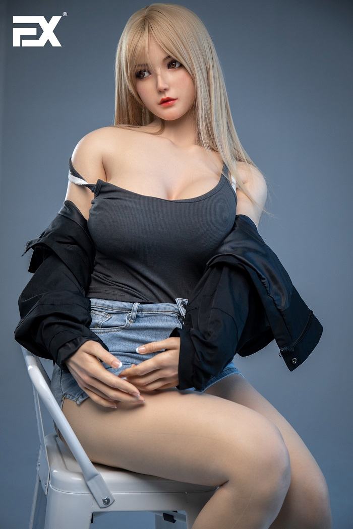 To check the sample of realistic doll visit our showroom.
... Katherine Realistic Sex Doll, Curvy Body, Ultra Soft Silicone 166 cm (5’4 ft) photo-10
