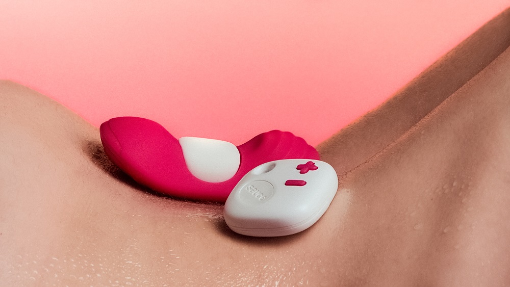 Embrace cutting-edge technology for an unprecedented wearabl... Sauce - Bow Bow Sensing Panty Vibrator - Pink photo-6