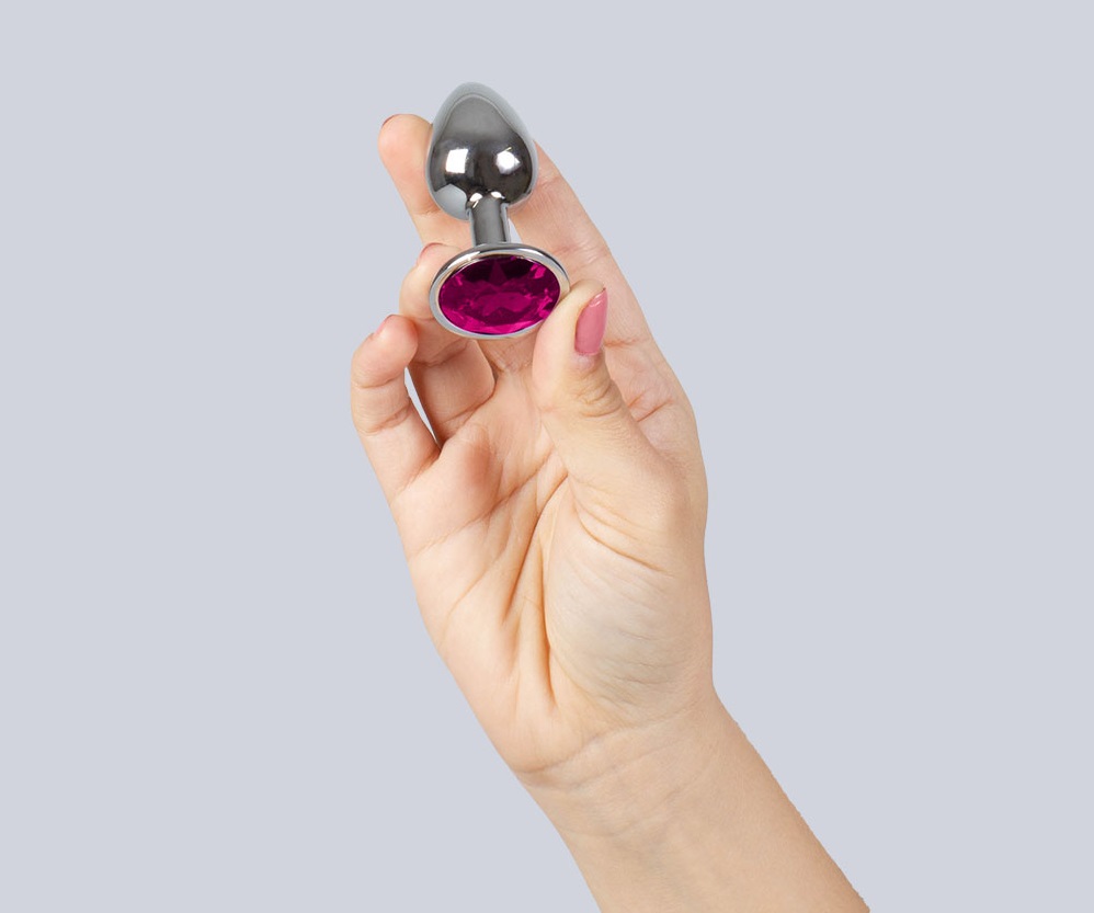 This Jewelled metal beginner's butt plug is perfect for ... Secret Play - Metal Anal Plug S - Fuchsia photo-2