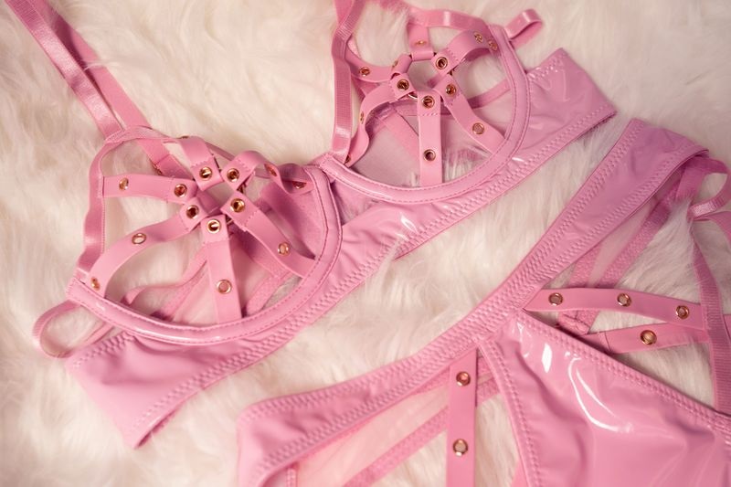 Dare to be different with the Fetish Dominant Cage Bra Set. ... Oh La La Cheri - Dominant Fetish Cage Set - Pink - L photo-6