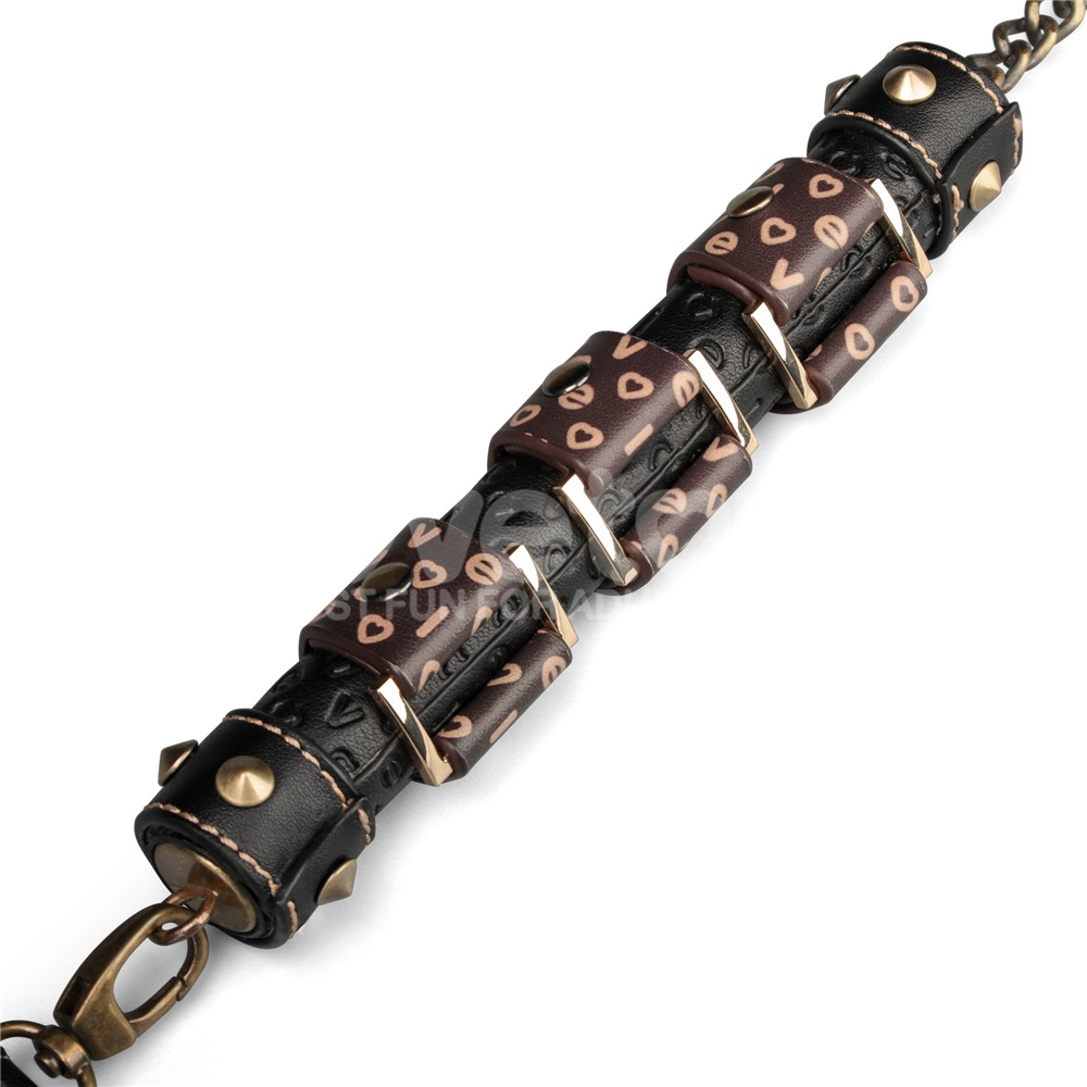 Immerse yourself in a blend of luxury and rustic charm with ... Lovetoy - Rebellion Reign Flogger - Black/Beige photo-7