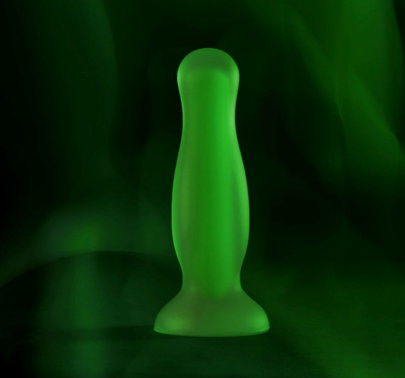 Glowing in the dark Victor Glow is your chance to go beyond ... Beyond - Victor Glow Anal Plug - Green photo-8