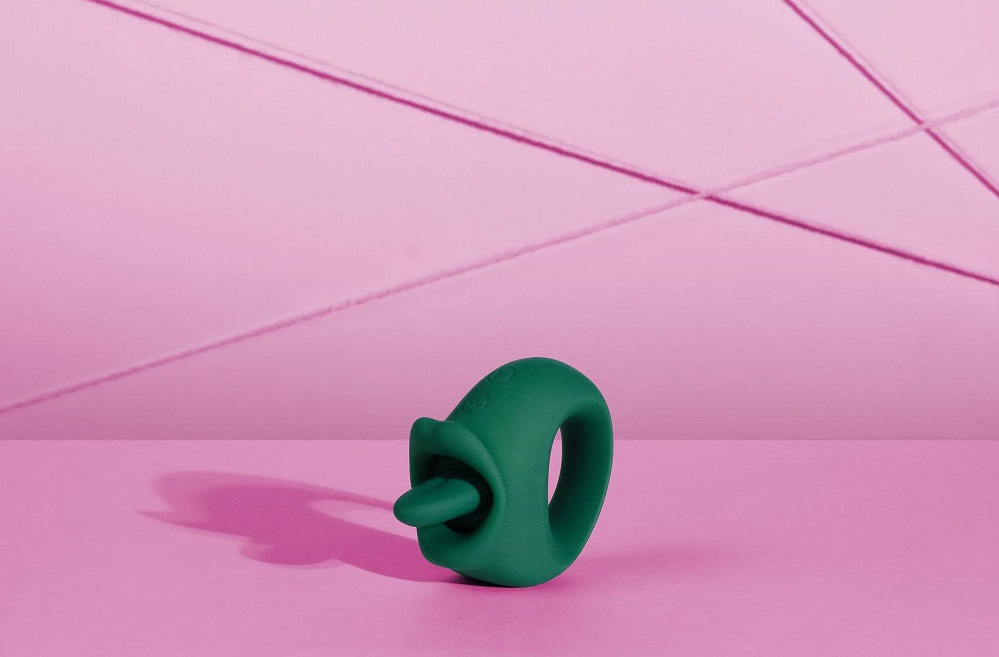 This Licking and Vibrating Clitoral Stimulator is designed w... Loveline - Licking Vibro Clit Stimulator - Green photo-6