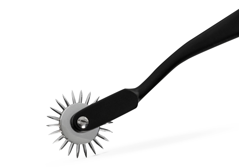 This black Wartenberg wheel from the Sinner Gear collection ... Sinner Gear - Pinwheel - Black photo-3