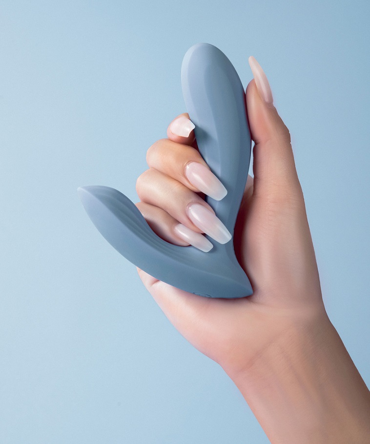 Everything rests at your fingertips. Connect with the SVAKOM... SVAKOM - Erica APP Wearable Vibrator - Dusty Blue photo-2