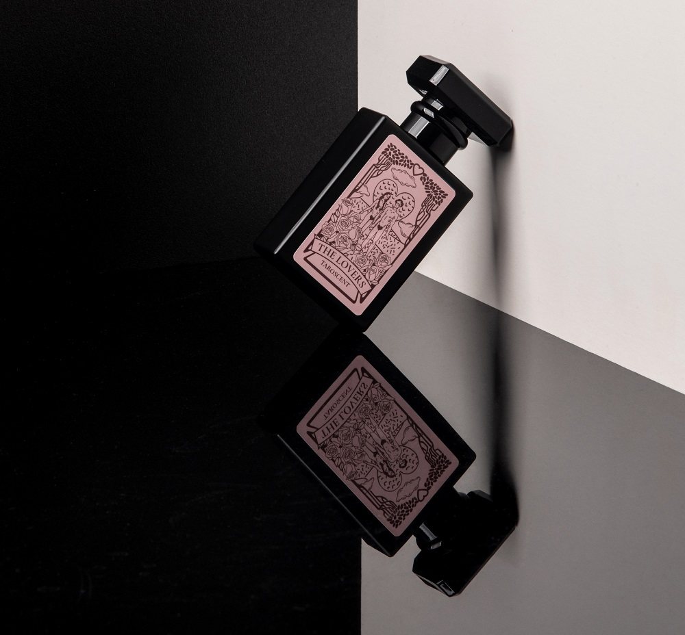 White Peach pheromone Taro Cent The Lovers use:
From an appr... Red Container - Pheromone Taro Cent the Lovers - 30ml photo-7