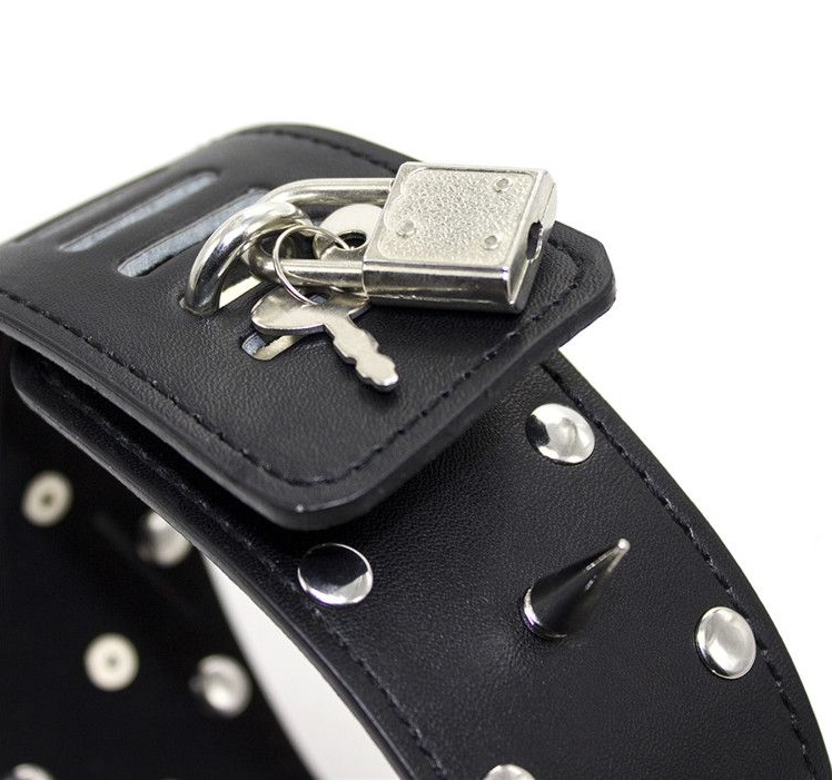 Take control with this Leather Spiked Collar, designed to ke... Kiotos - Spiked Leather Collar w Leash - Black photo-4