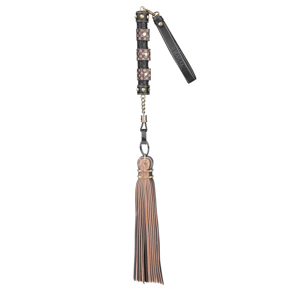 Immerse yourself in a blend of luxury and rustic charm with ... Lovetoy - Rebellion Reign Flogger - Black/Beige photo-8