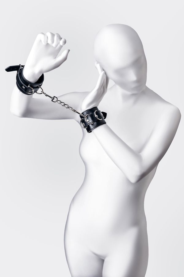 Cuffs are made of genuine leather with a velour lining. Nick... Anonymo - Handcuffs - Black photo-2