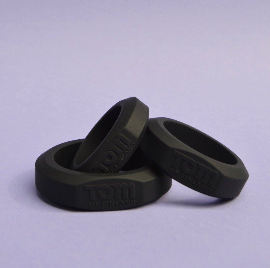 This 3 piece silicone cock ring set has triple the size opti... TOF - 3 Piece Silicone Cock Ring Set - Black photo-4
