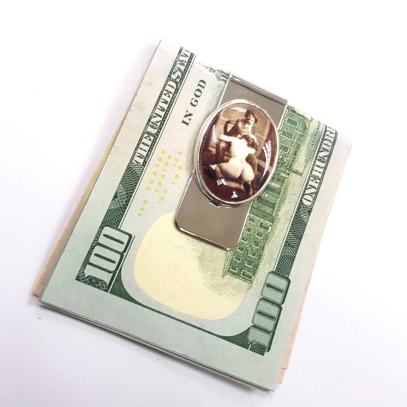 Handmade
Made of silver and enamel
5 cm x 2.5 cm
Weight: 21... Victorian Style Erotic Enamel 'Artist' Money Clip 925 sterling Silver photo-5