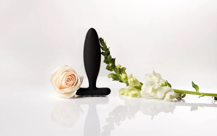 The Vesta butt vibrator is designed for a silky smooth exper... Je Joue - Vesta Vibro Butt Plug - Black photo-6