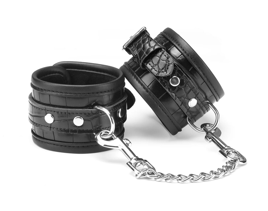 The Temptation, 8 Pieces Bondage Kit is a stunning unity of ... Liebe Seele - Temptation Bondage Kit 8pcs - Black photo-6