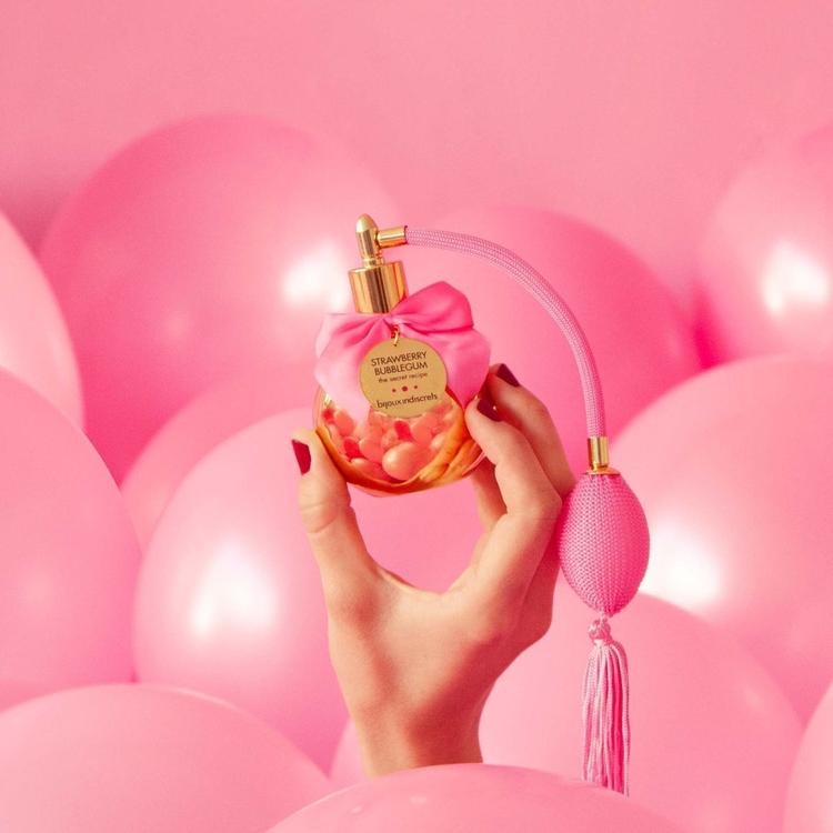 A sweet, intense and fun alcohol-free fragrance that awakens... Bijoux Indiscrets - Bubblegum Body Mist Perfume - 100ml photo-2