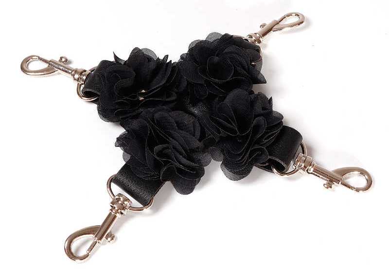 Flower Series Bondage BDSM Set for Women with Hand Bag
Incl... MT - Flower Bondage Set w Hand Bag - Black photo-5