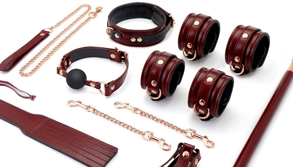 Add a professional standard to your BDSM sessions! This dura... Liebe Seele - 4-Way Leather Hogtie w Clips - Wine Red photo-6