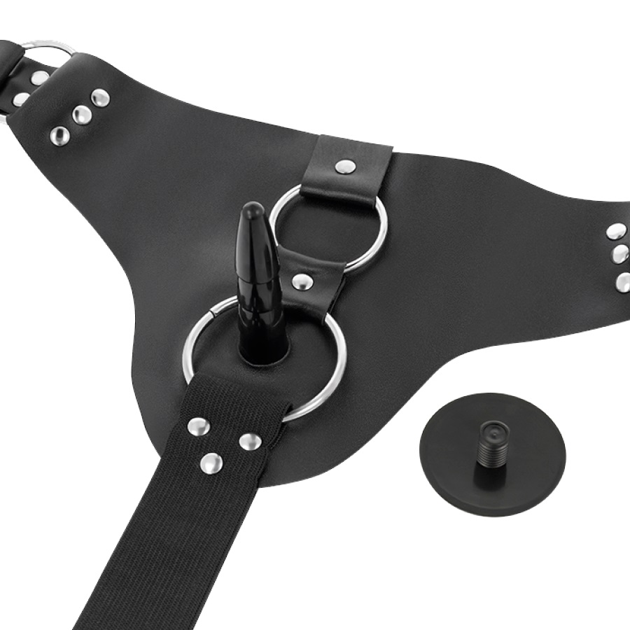This Harness Attraction harness is endowed with a realistic ... Harness Attraction - Taylor Deluxe Strap-On - Flesh photo-5