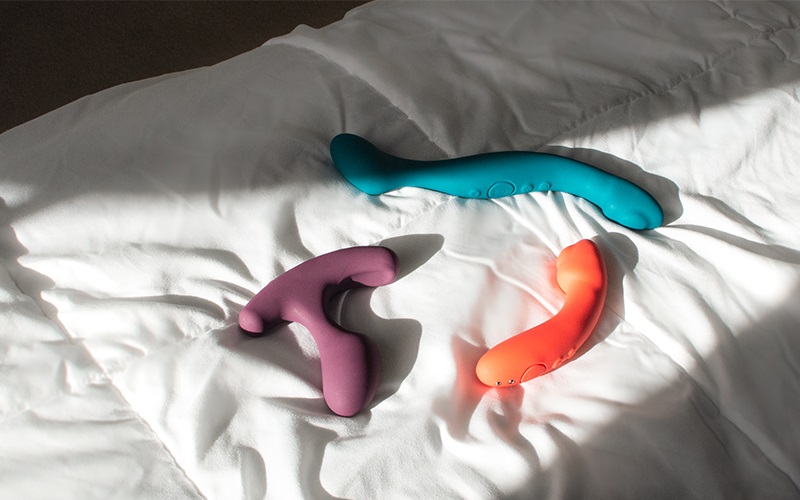 Tilt was uniquely designed to be versatile, vibrating, and t... Lora DiCarlo - Tilt Dual Warming Vibro Plug - Plum photo-17