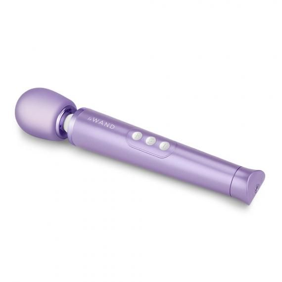 Le Wand Petite是我们标志性充电棒按摩器的较小版本。 Le Wand Petite体积较小,但功率较大。
... Le Wand - 中型充电式按摩震动棒 - 紫色 照片-2