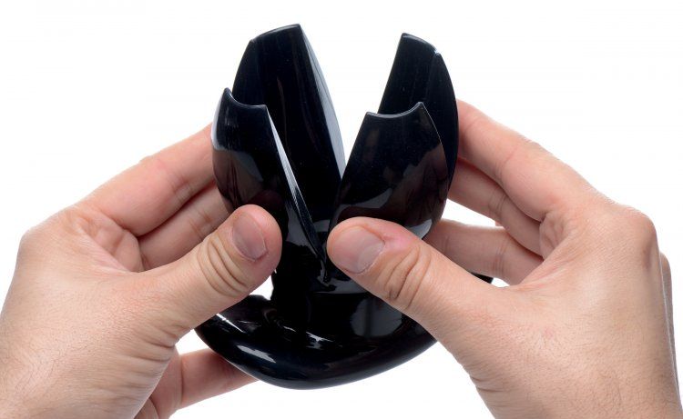 If you are ravenous for a huge, ass-stretching insertion, th... Master Series - Claw Expanding Anal Dilator - Black photo-3