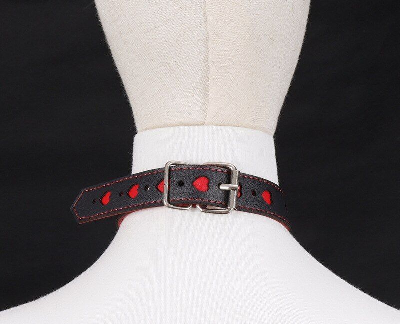 Collar with Leash and heart-shaped red decoration
Material ... MT - Heart Collar w Leash - Black/Red photo-5