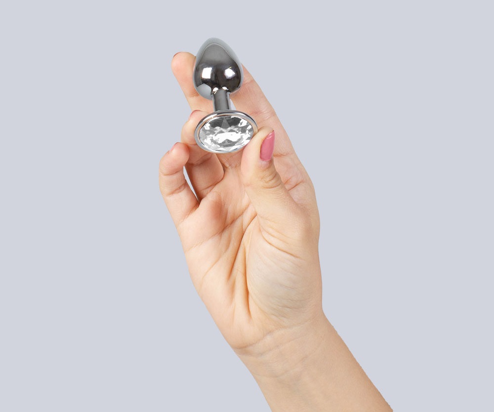This Jewelled metal beginner's butt plug is perfect for ... Secret Play - Metal Anal Plug S - Clear photo-2