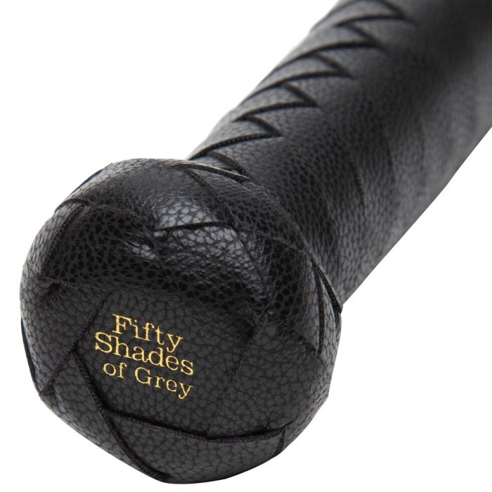 Add a touch of Ana-and-Christian-inspired indulgence to the ... Fifty Shades of Grey - Bound to You Flogger - Black photo-4