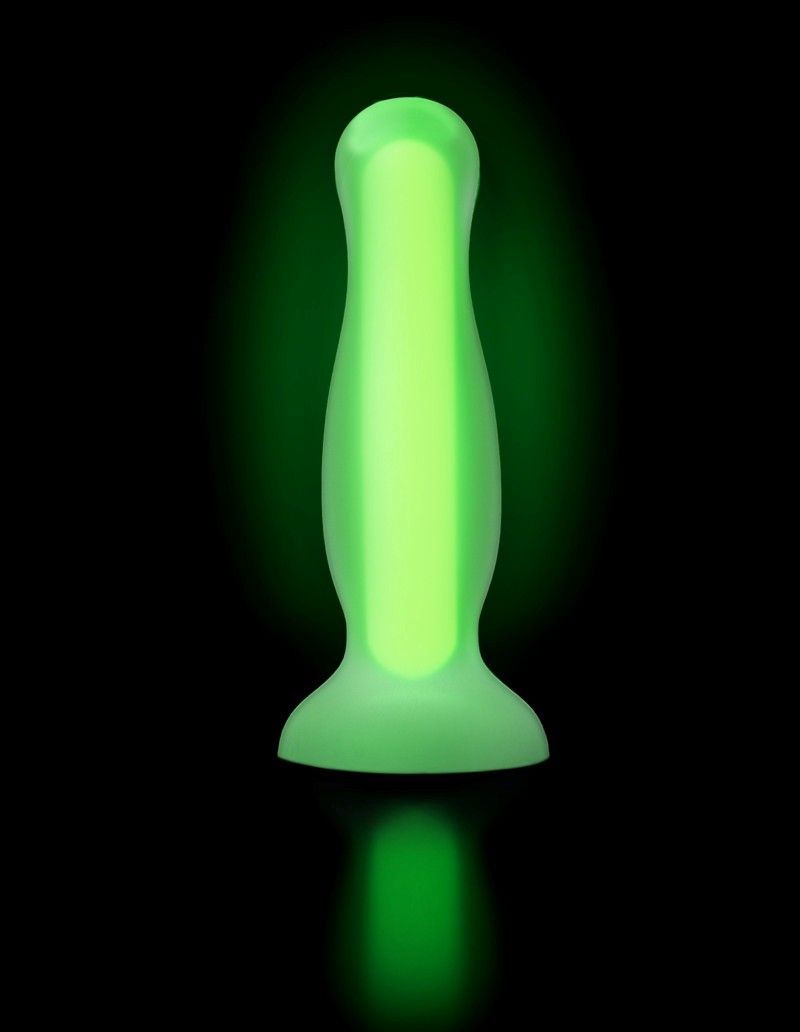 Glowing in the dark Victor Glow is your chance to go beyond ... Beyond - Victor Glow Anal Plug - Green photo-5