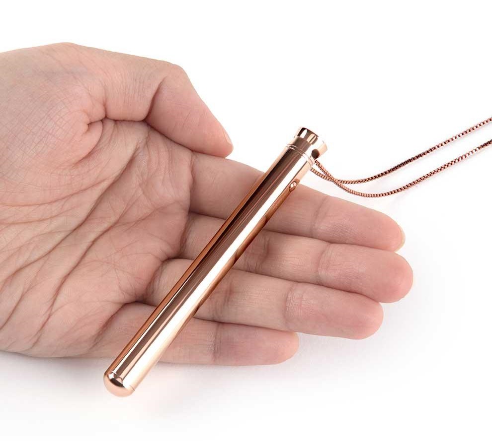 Make a sex-positive fashion statement and relish orgasms on ... Le Wand - Vibro Necklace - Rose Gold photo-3