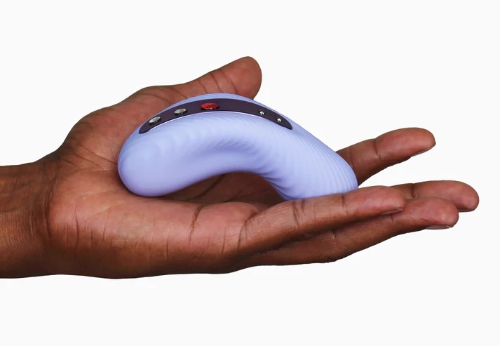 LAYA III was made to lay on the body hence the name with a g... Fun Factory - Laya III Massager - Soft Violet photo-5