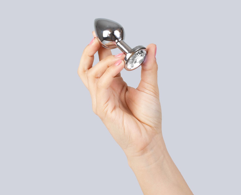 This Jewelled metal butt plug is perfect for arousing newcom... Secret Play - Metal Anal Plug M - Clear photo-2