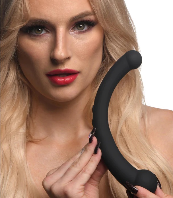 One of your favorite toys just got an upgrade! This crescent... Master Series - Vibra-Crescent Double Dildo - Black photo-2