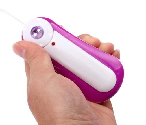Chisa - James Deen 8.5″震动假阳具 - 肉色 照片