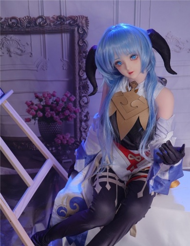 Amaya 动漫风蓝发牛角性感女魔王 超柔软TPE身体仿真性爱娃娃 145 cm (附衣服和头饰) 照片