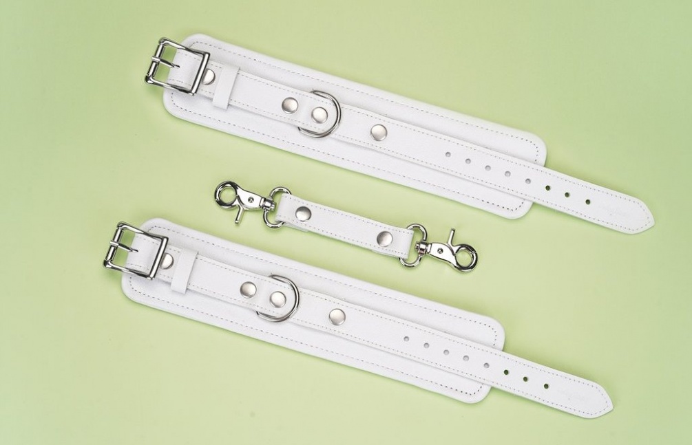 Made from genuine soft touch aromatic leather these cuffs ar... Liebe Seele - Leather Handcuffs - White photo-2