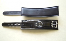 Zorbo - Restraints Patent Leather Hand Cuff photo