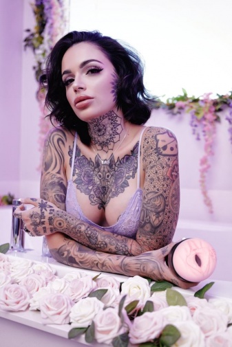 Kiiroo - Feel Leigh Raven 飞机杯 照片