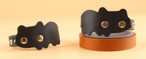 MT - Cat Leather Handcuffs - Black photo