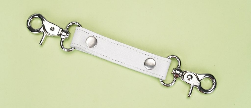 Made from genuine soft touch aromatic leather these cuffs ar... Liebe Seele - Leather Handcuffs - White photo-5
