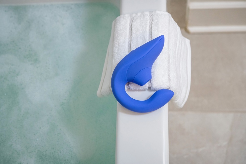 Blend is Womanizer’s easy-to-use rabbit vibrator made for si... Womanizer - Blend Air Rabbit Vibrator - Blue photo-13